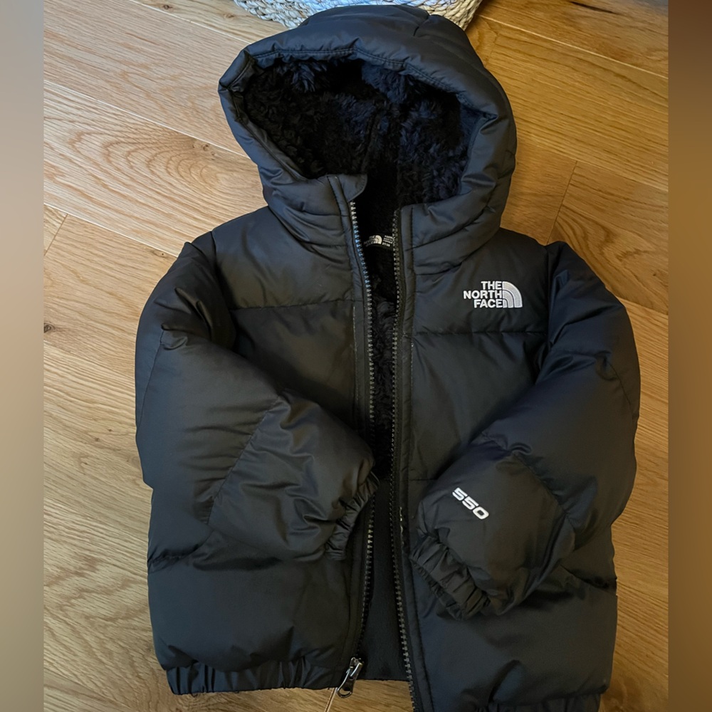 North Face 2T insulated puffer jacket